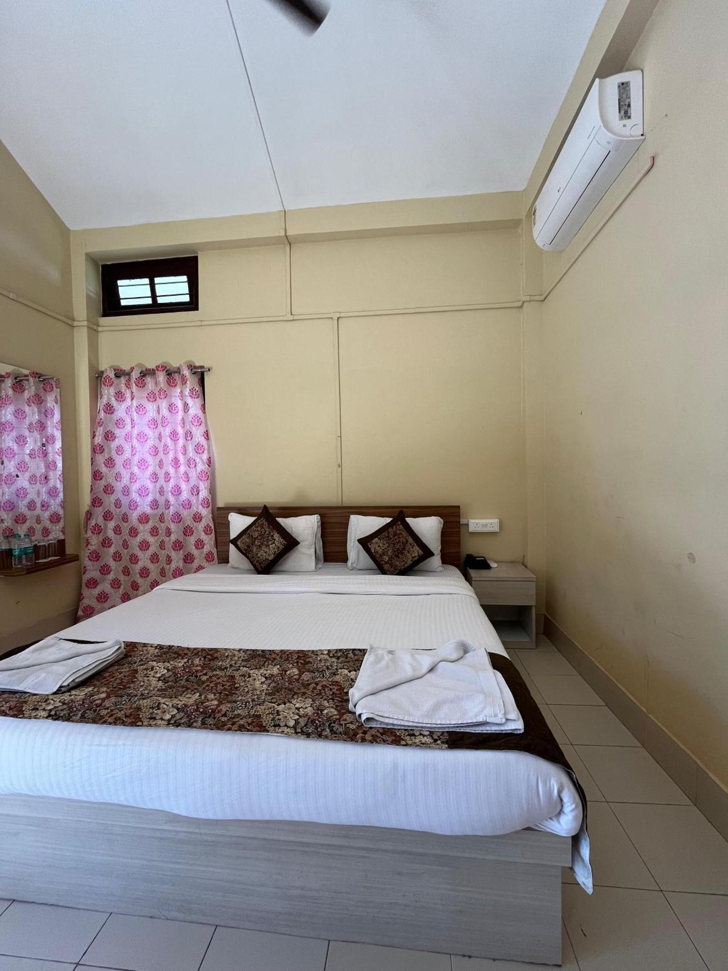 Jironi Resort Tezpur Kültér fotó